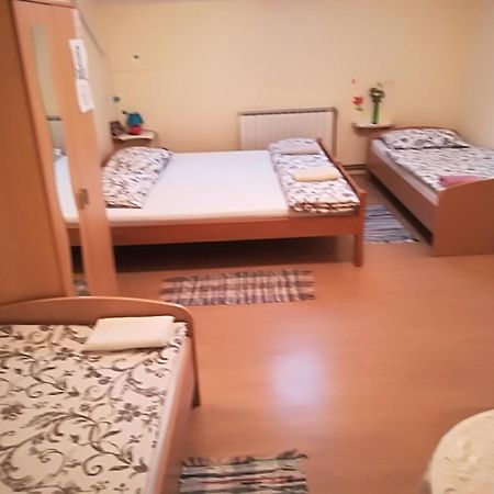 Hostel Poslon كرابينا الغرفة الصورة