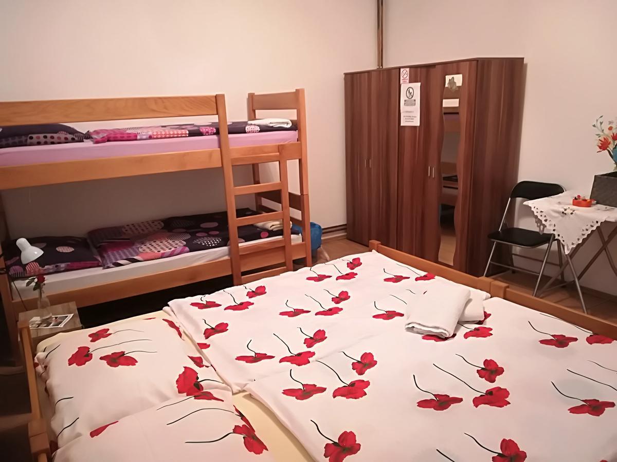 Hostel Poslon كرابينا المظهر الخارجي الصورة