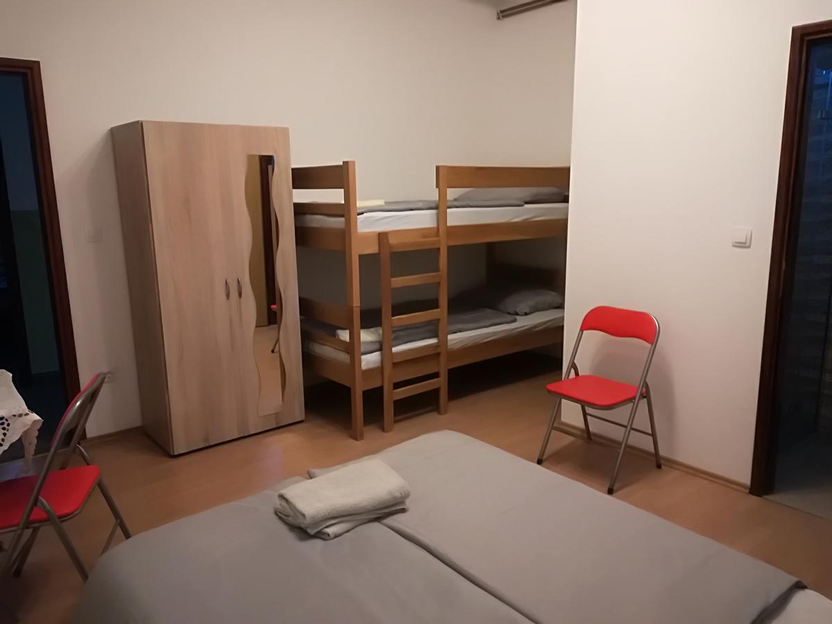 Hostel Poslon كرابينا المظهر الخارجي الصورة